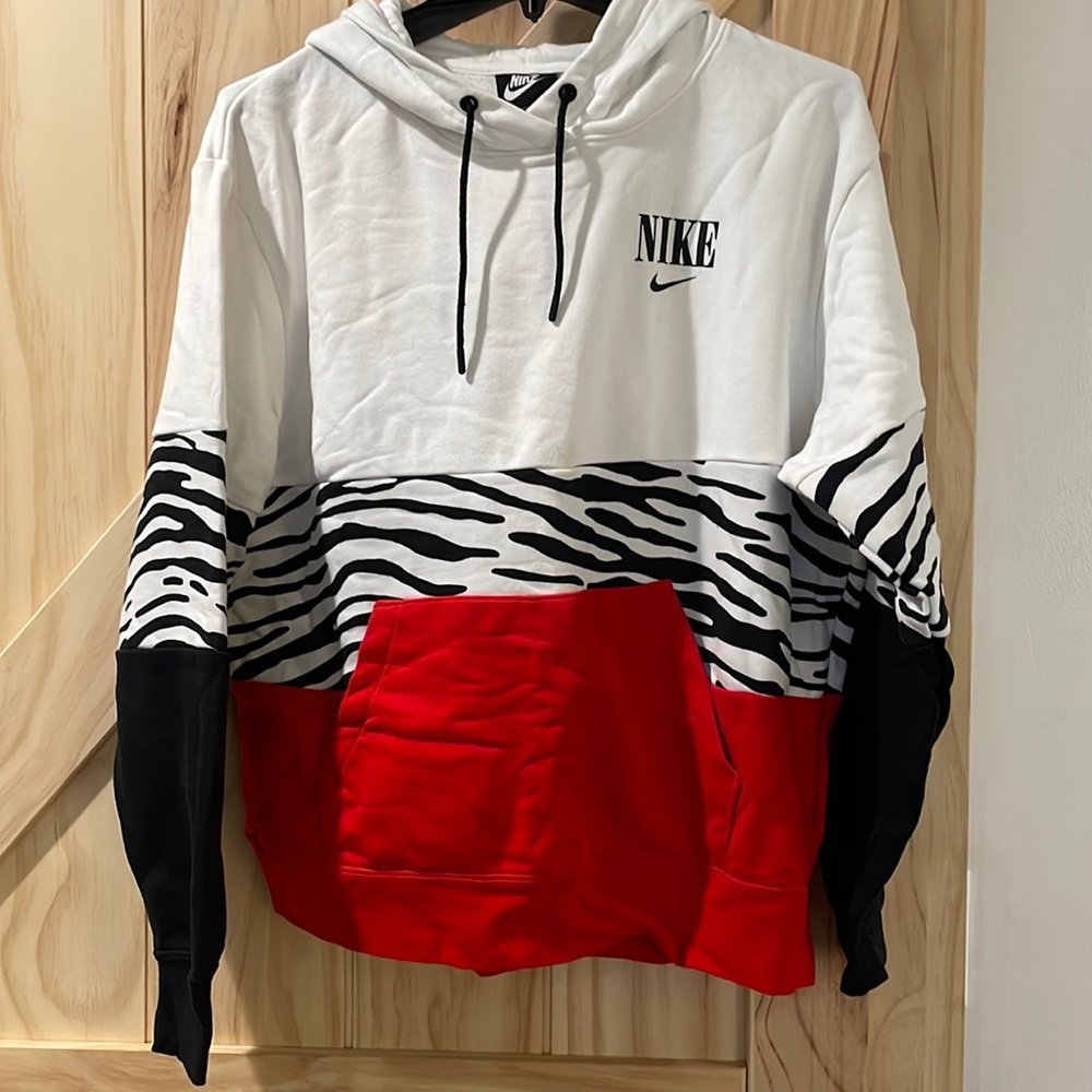 Never worn never washed. Took tags off and stored it.